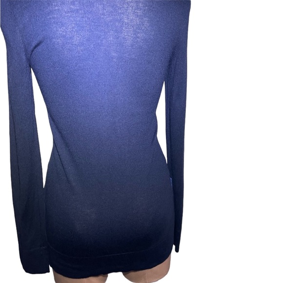 Lilly Pulitzer navy long sleeve cardigan. Gold hardware. Size XS - Picture 8 of 8